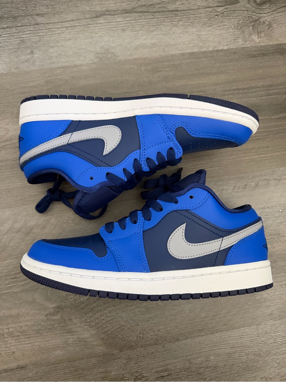 Nike Air Jordan 1 Low Royal Blue Navy White Women’s Size 7 New With Box - Picture 2 of 8